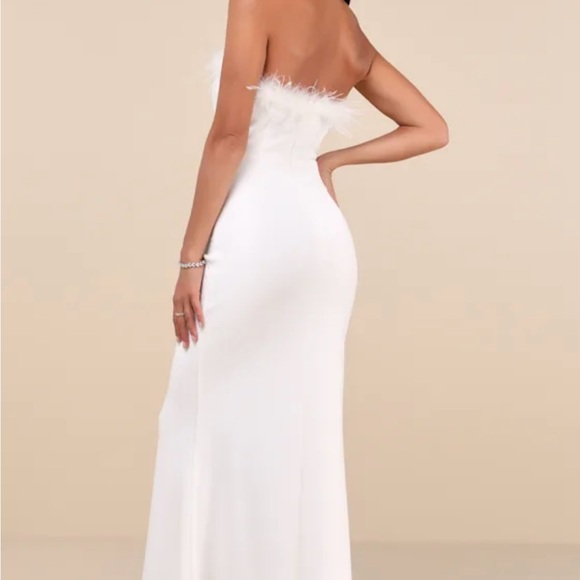 Lulu's White Plunge Neck Sleeveless Wedding Gown - Picture 2 of 6